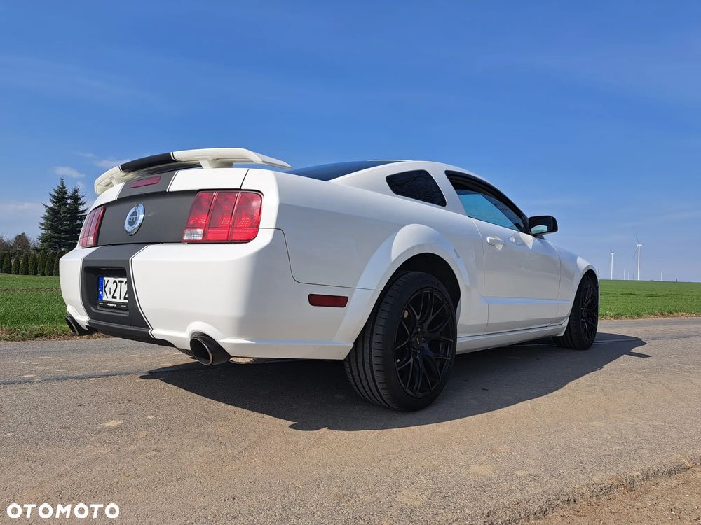 Ford Mustang - 5