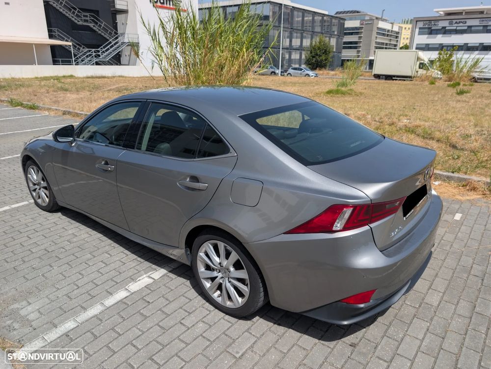 Lexus IS 300H Executive+ - 3
