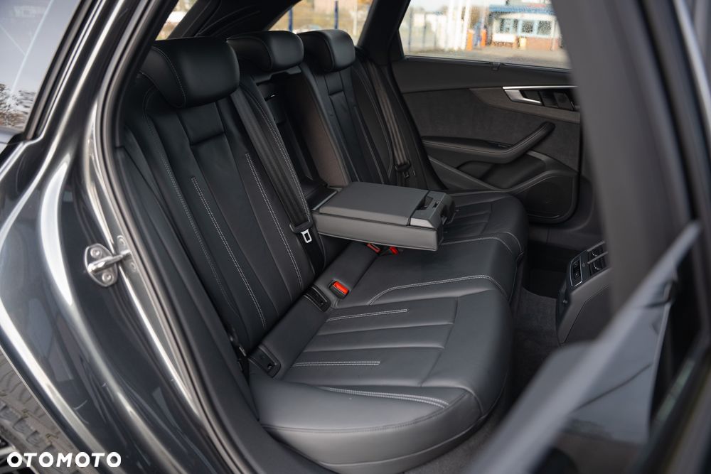 Audi A4 Avant 40 TFSI quattro S tronic - 36