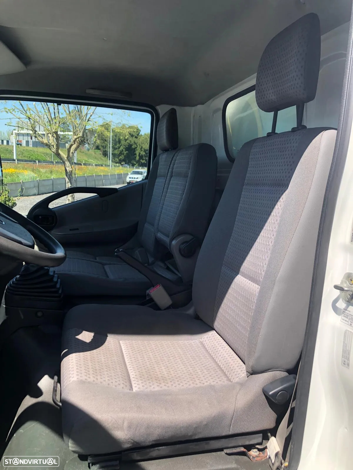 Nissan Cabstar Grill - 11