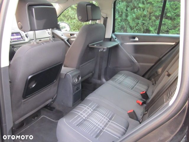 Volkswagen Tiguan 2.0 TDI SCR BlueMotion Technology Lounge Sport & Style - 9