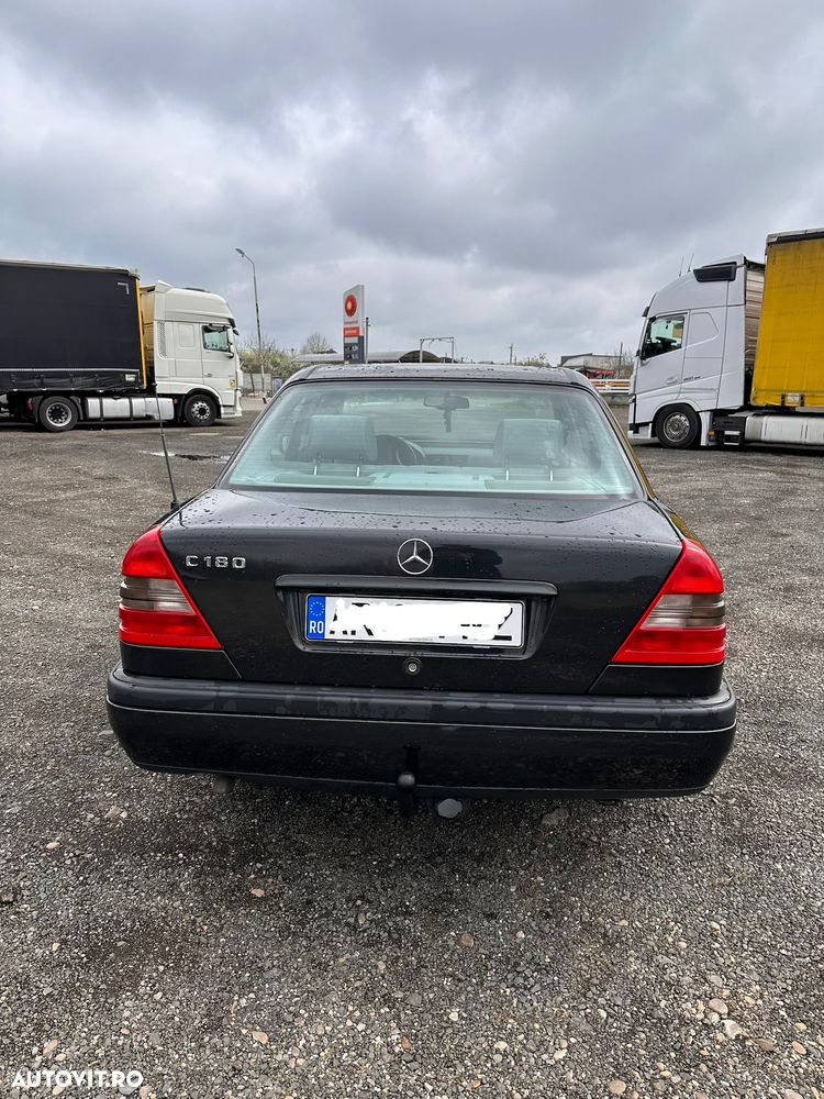 Mercedes-Benz C - 8