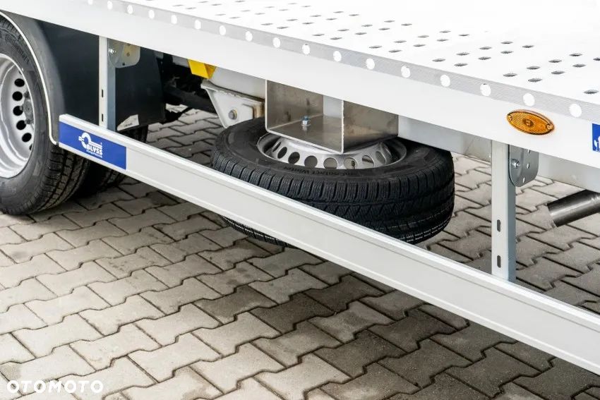 Mercedes-Benz Sprinter - 13