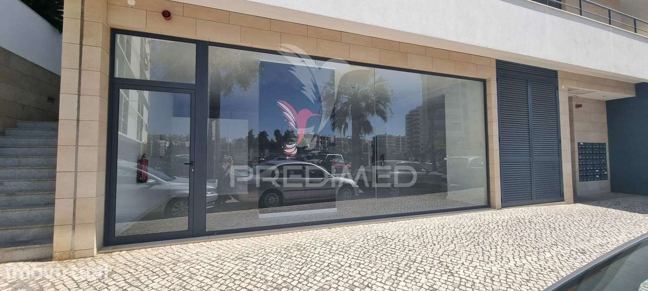 Loja na 2ª linha da Praia da Rocha, pronta a utilizar - Grande imagem: 2/20