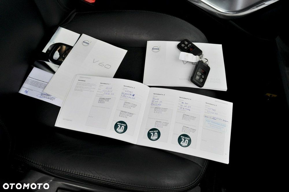 Volvo V60 D2 Momentum - 34