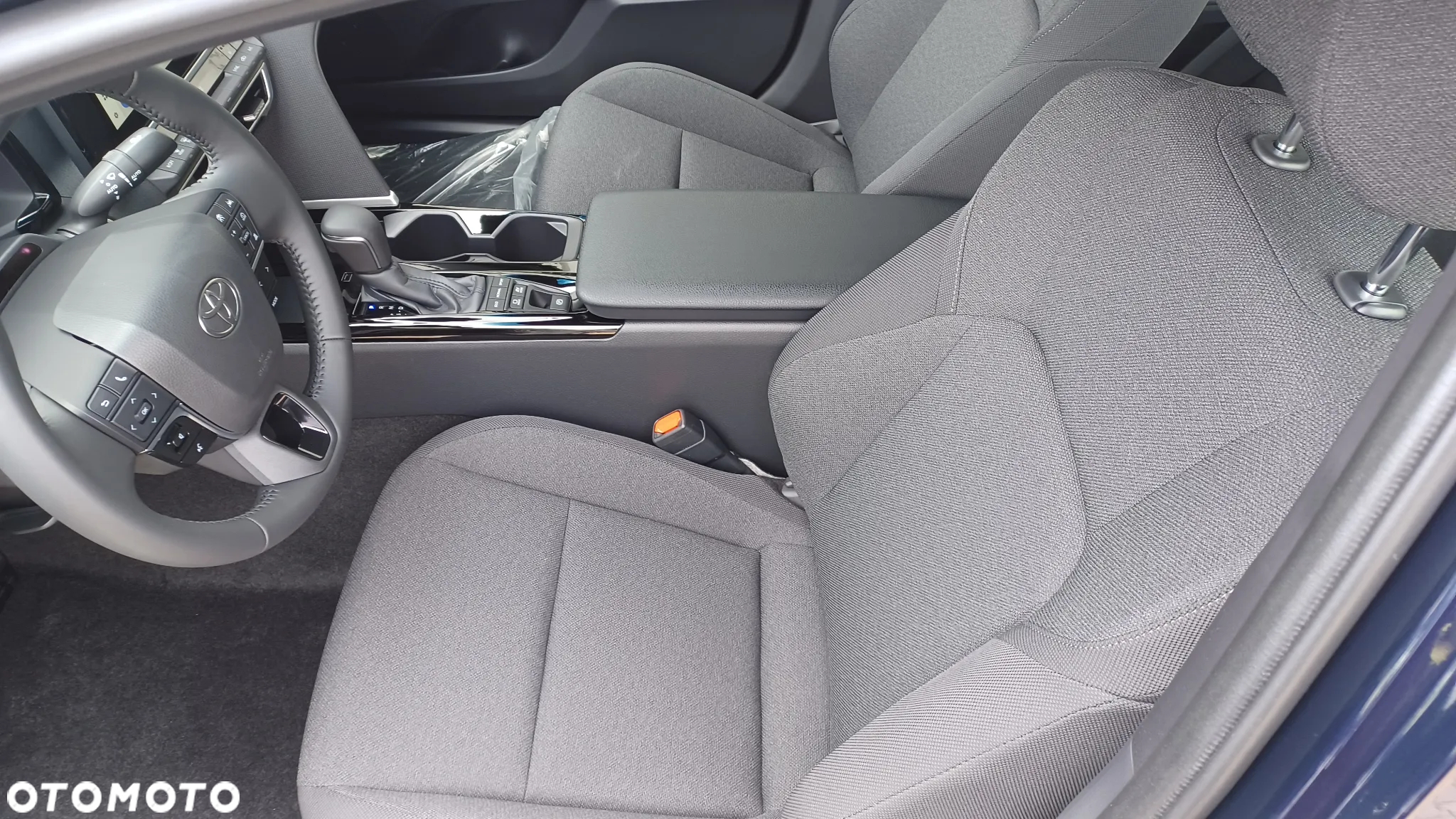 Toyota Camry 2.5 Hybrid Dynamic Force Comfort e-CVT - 14