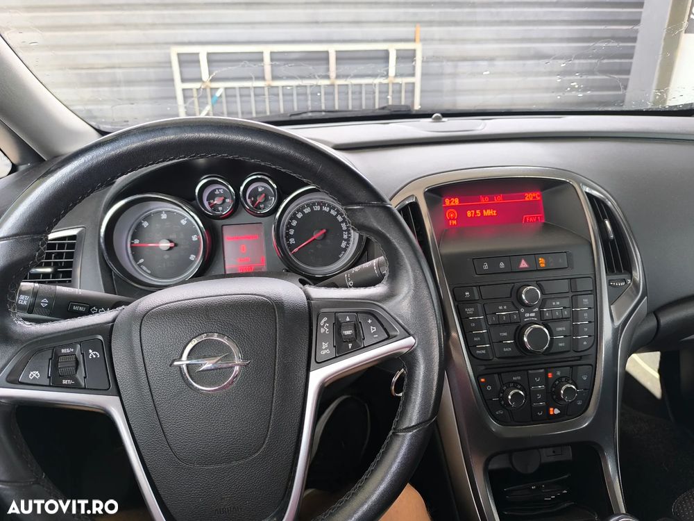 Opel Astra 1.7 CDTI ECOTEC Cosmo - 14
