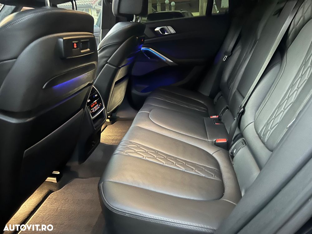 BMW X6 xDrive40i - 12