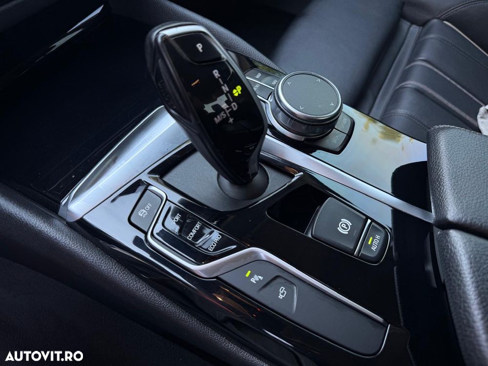 BMW Seria 5 520d AT - 11