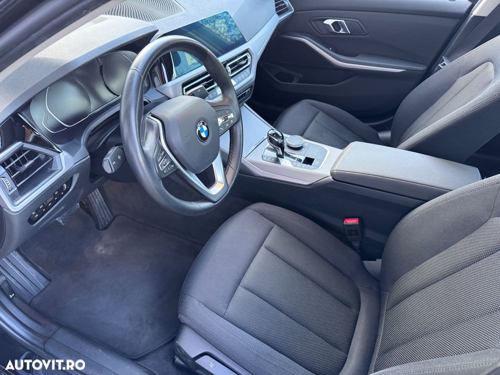 BMW Seria 3 320d xDrive AT MHEV - 22