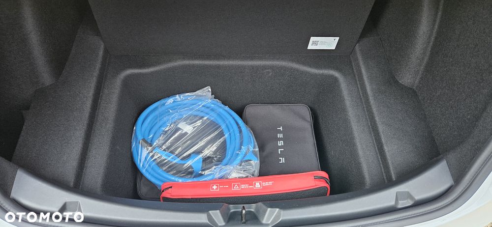 Tesla Model 3 - 23