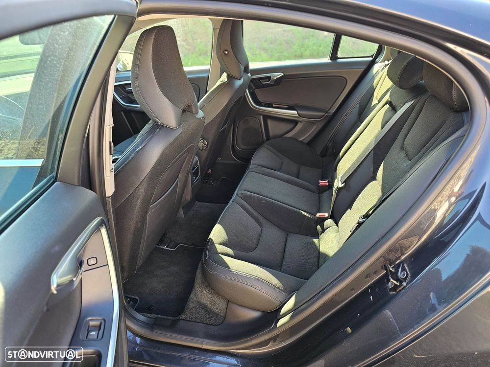 Volvo S60 1.6 D2 Drive Momentum Powershift Start/Stop - 9