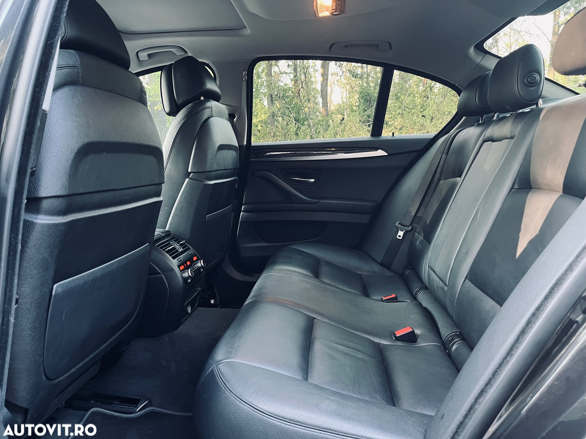 BMW Seria 5 520d xDrive Touring Aut. Luxury Line - 12