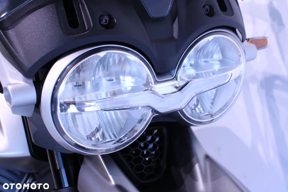 Moto Guzzi V85 - 21