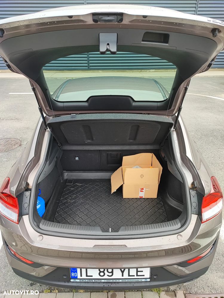 Hyundai i30 1.5 T-GDI 160CP MHEV 5DR M/T Highway - 11