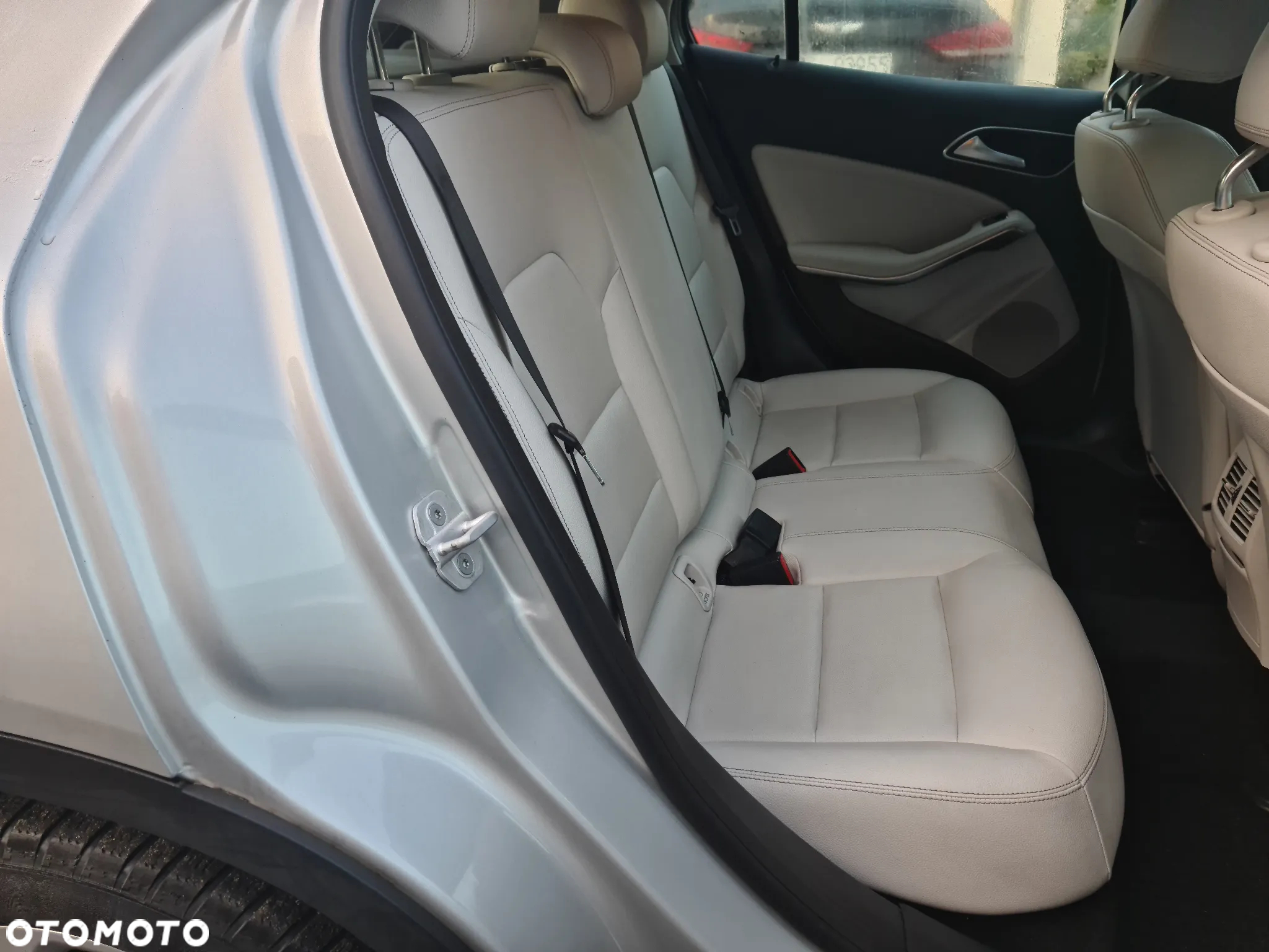 Mercedes-Benz GLA - 6