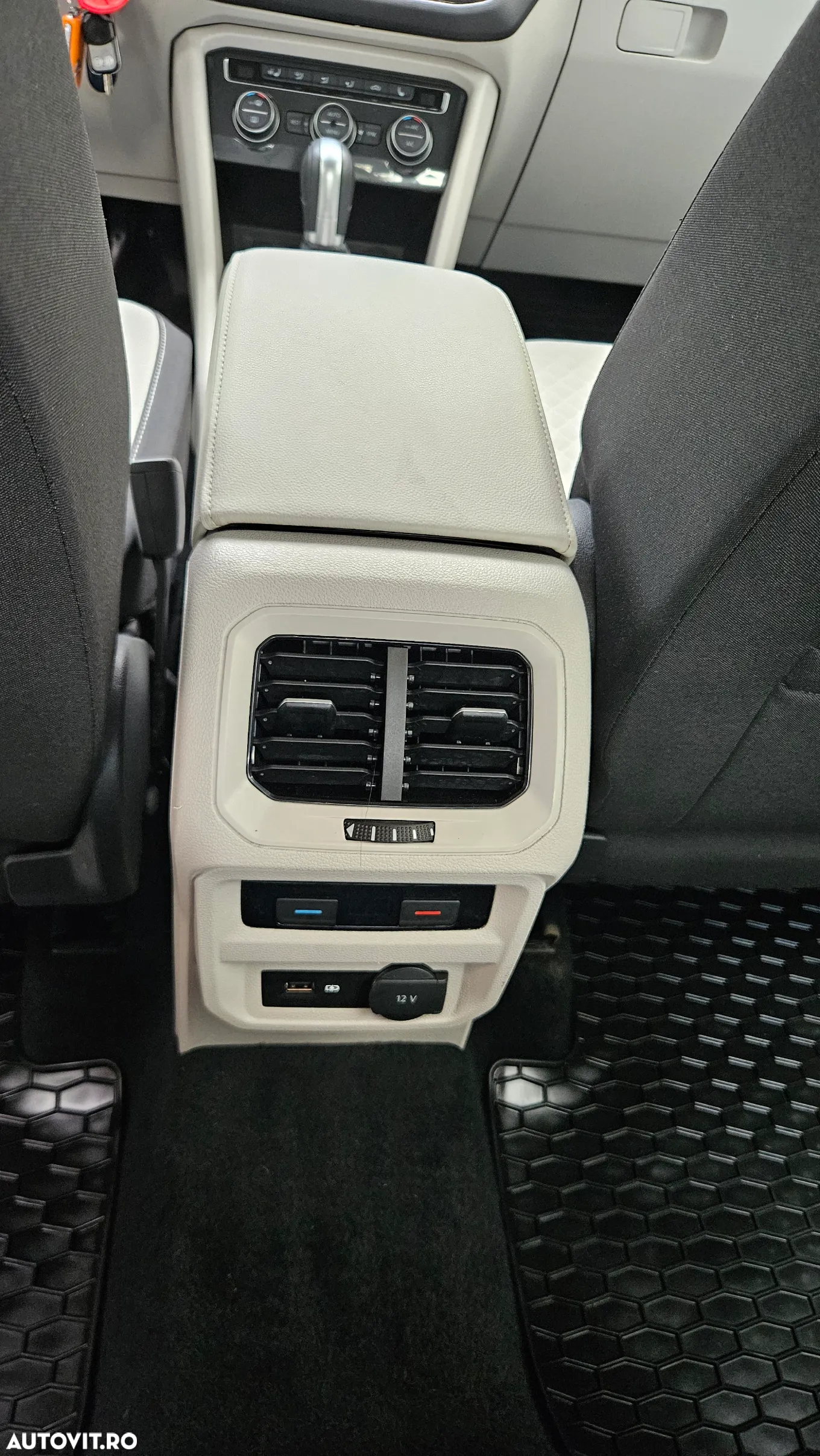 Volkswagen Tiguan 2.0 TDI 4Mot DSG Comfortline - 30