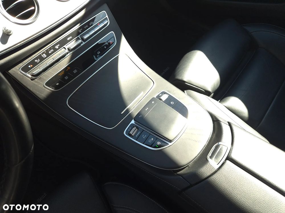 Mercedes-Benz Klasa E 220 d Avantgarde - 26