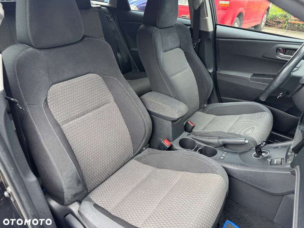 Toyota Auris Hybrid 135 Prestige - 22