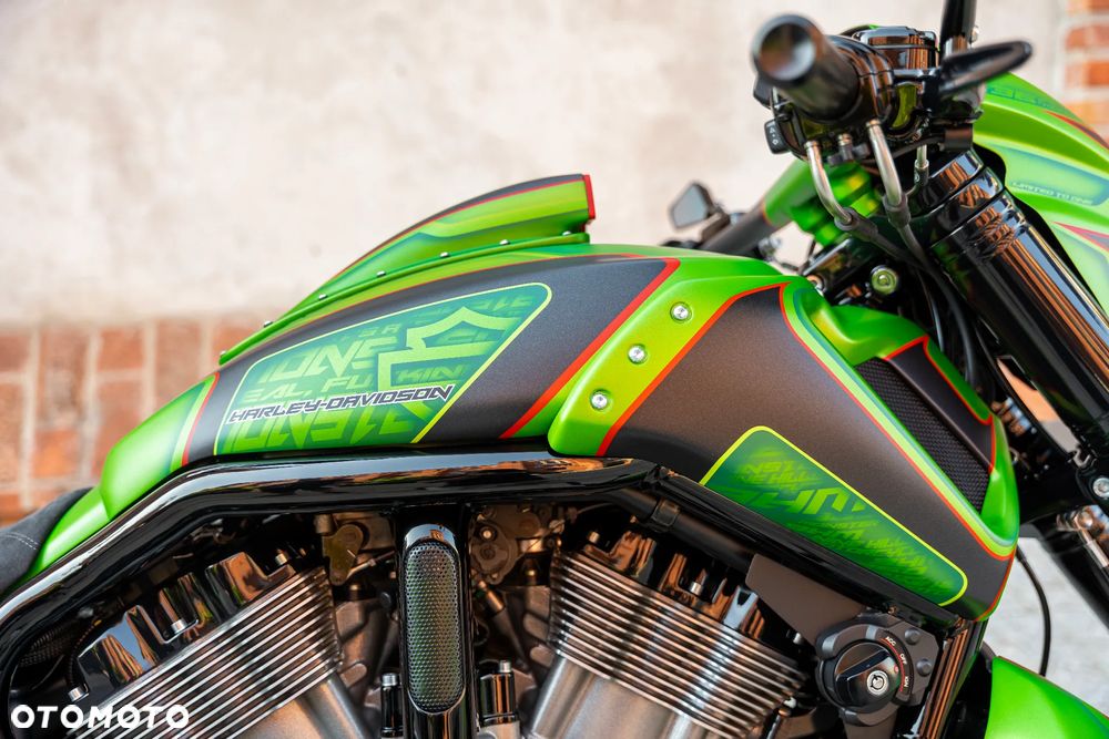 Harley-Davidson V-Rod Muscle - 17