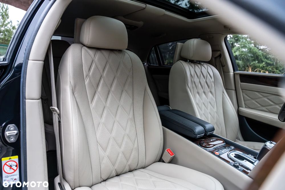 Bentley Flying Spur Mulliner - 24