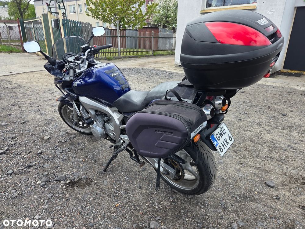 Yamaha FZS - 4