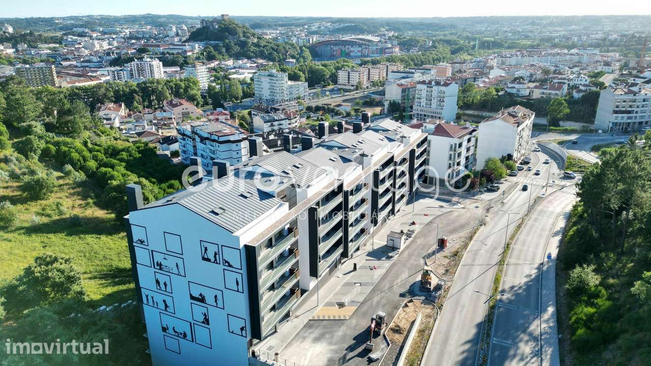 Apartamento T3 Duplex/Terraço/Vista castelo - Grande imagem: 2/12
