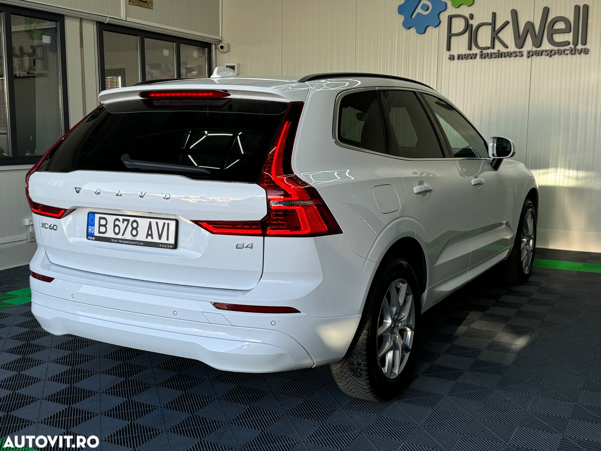 Volvo XC 60 B4 MHEV AT8 AWD Inscription - 8