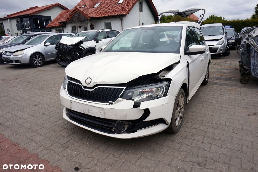 SKODA FABIA III NJ3 5D HB 2016 LF9E 1.0 12V CHYB 75KM QAE BIAŁY na części - 1