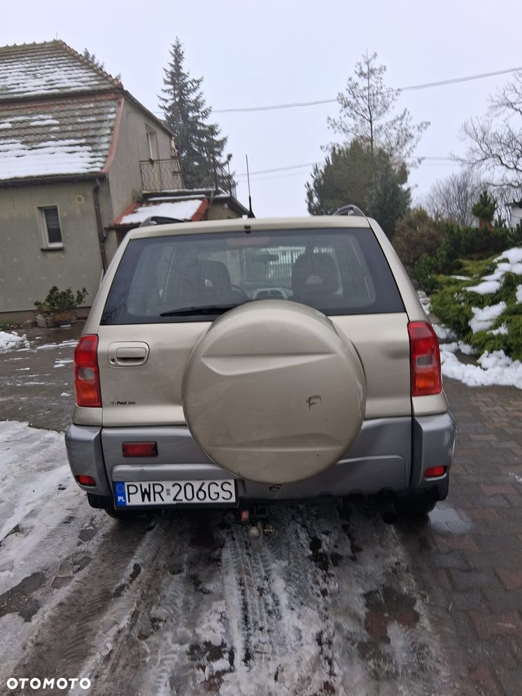 Toyota RAV4 D-4D 4x4 - 5