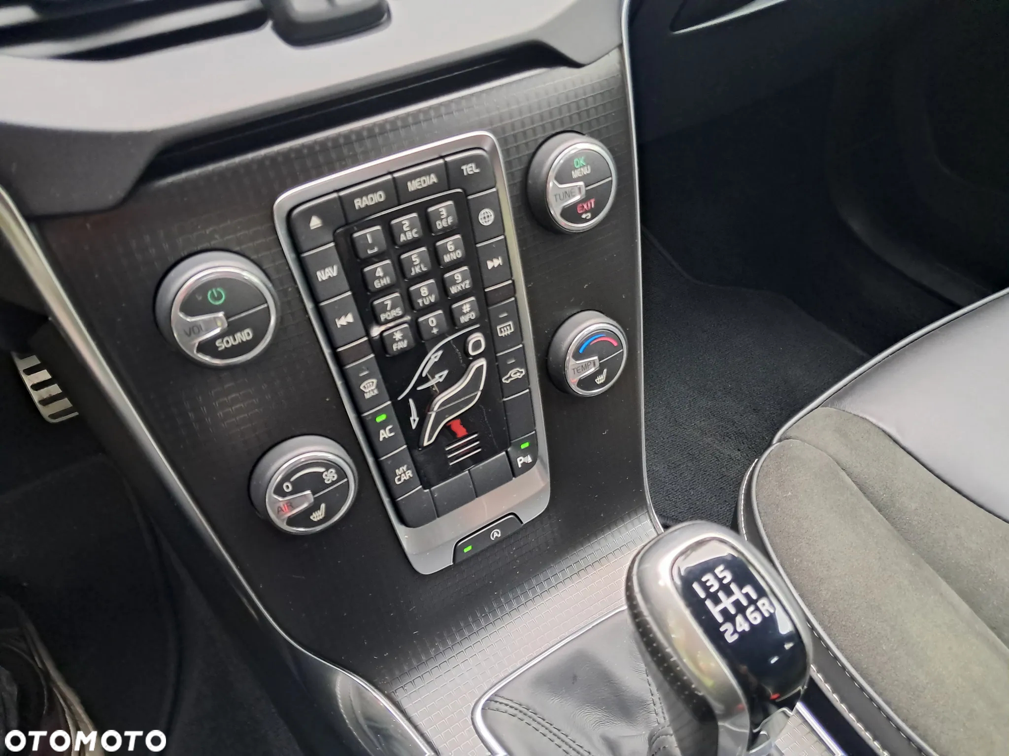 Volvo V40 T2 Drive-E R-Design Momentum - 14