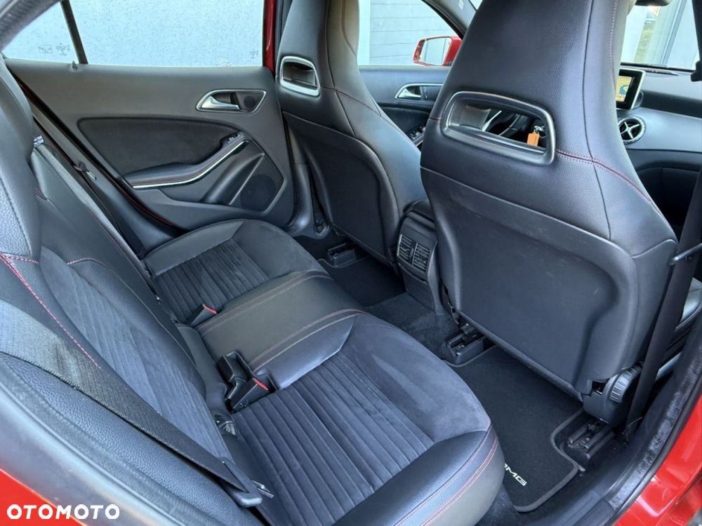 Mercedes-Benz GLA 200 AMG Line - 34