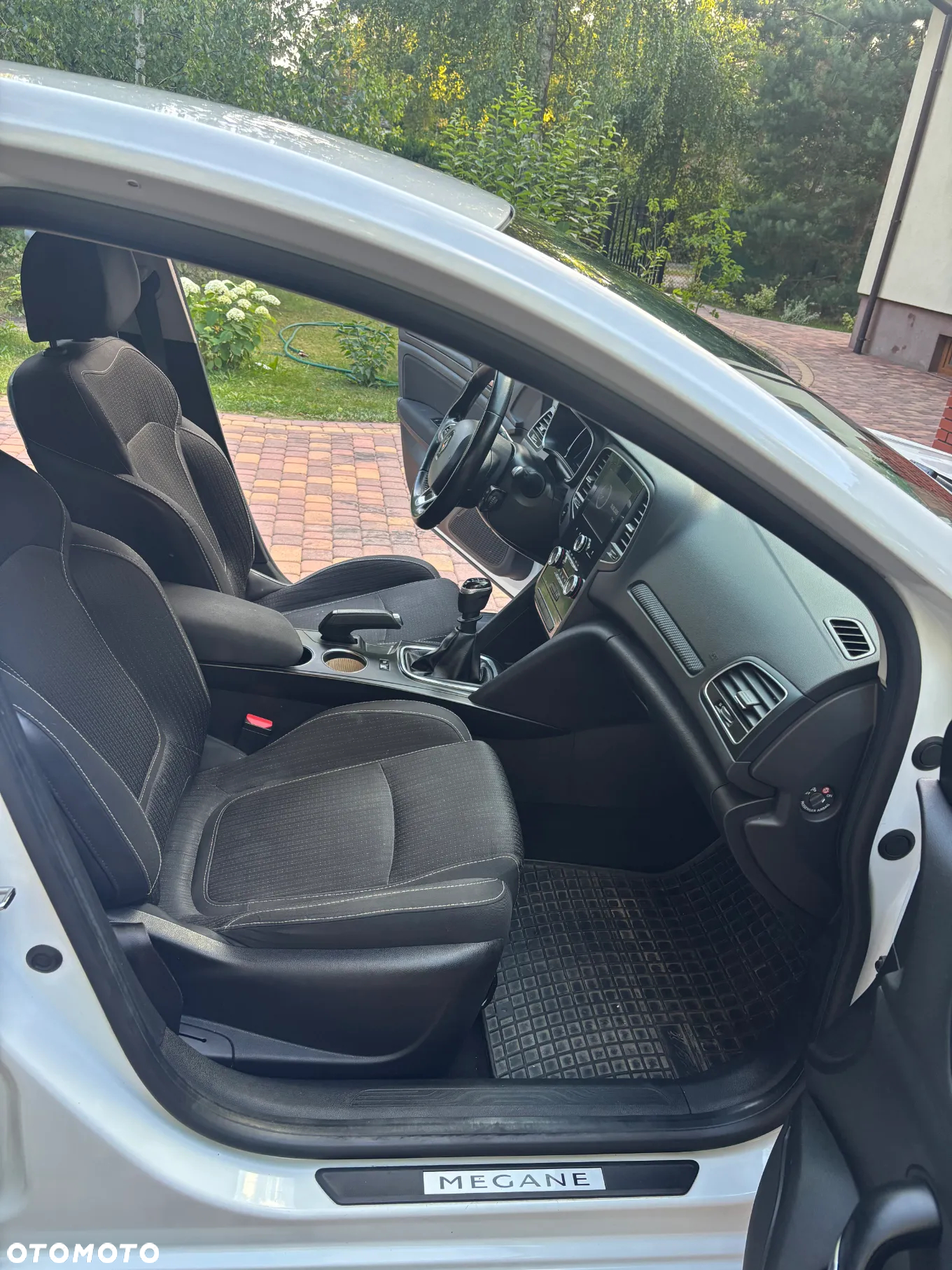 Renault Megane 1.6 SCe Limited - 9