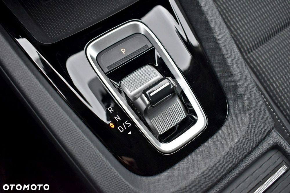 Skoda Octavia 1.5 TSI mHEV Selection DSG - 25