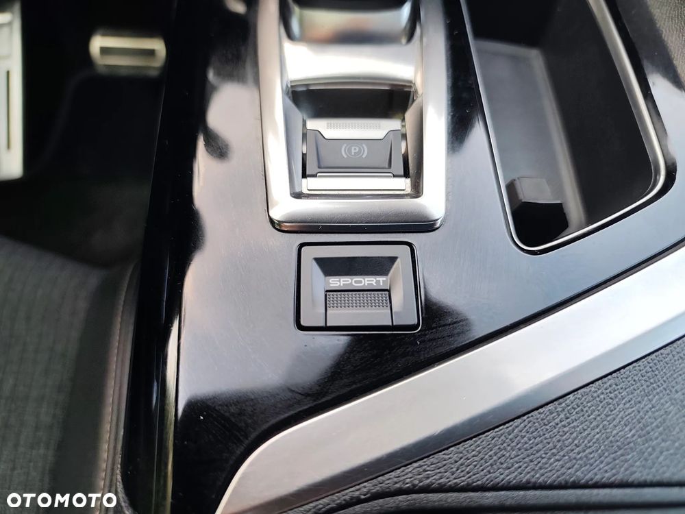 Peugeot 5008 PureTech 180 EAT8 Stop & Start GT Pack - 33