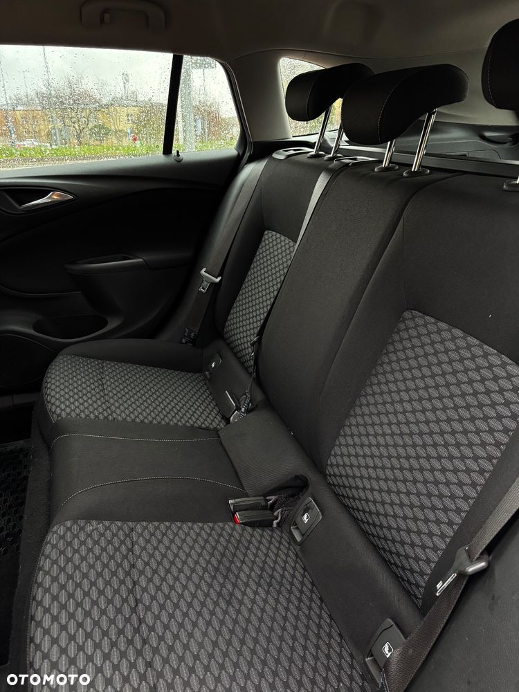 Opel Astra 1.6 CDTI Sport - 12