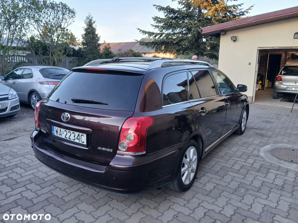 Toyota Avensis - 10