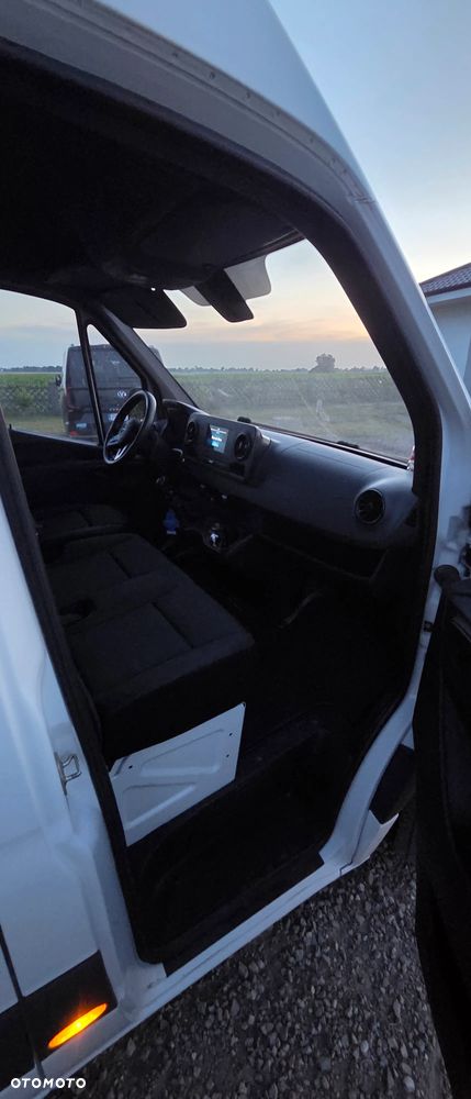 Mercedes-Benz Sprinter - 15