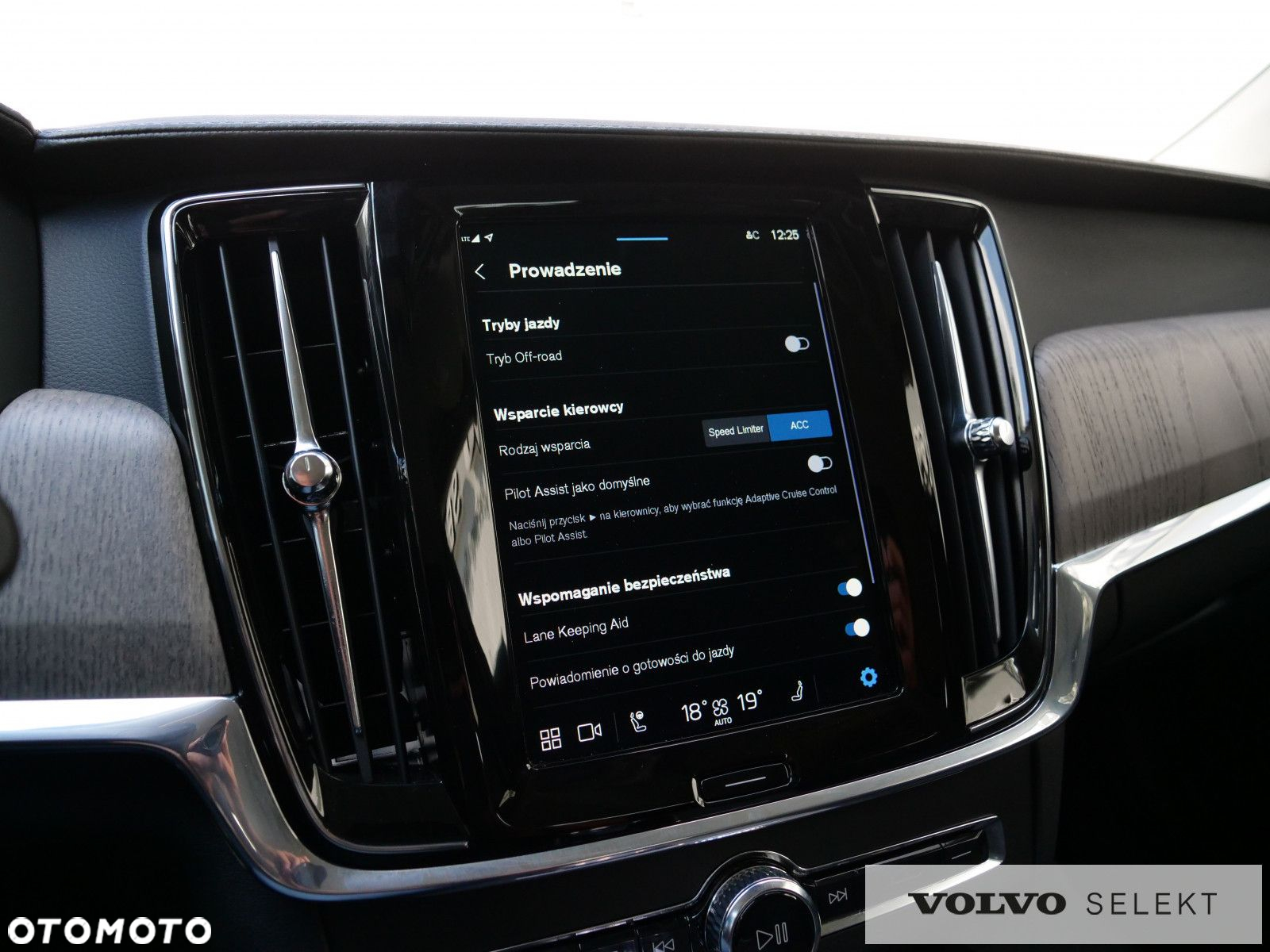 Volvo V90 Cross Country - 29