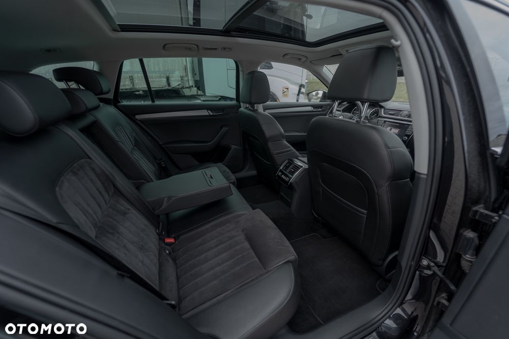Skoda Superb 2.0 TDI Premium Edition - 28