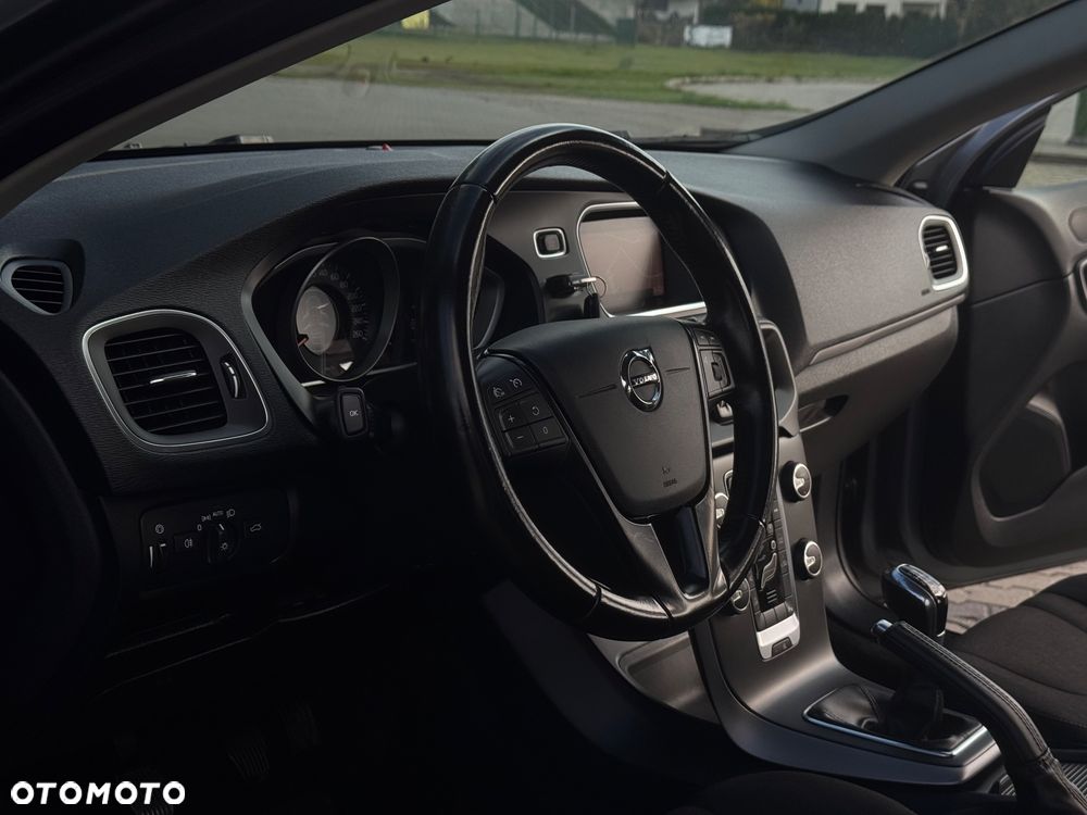Volvo V40 D2 Summum - 28