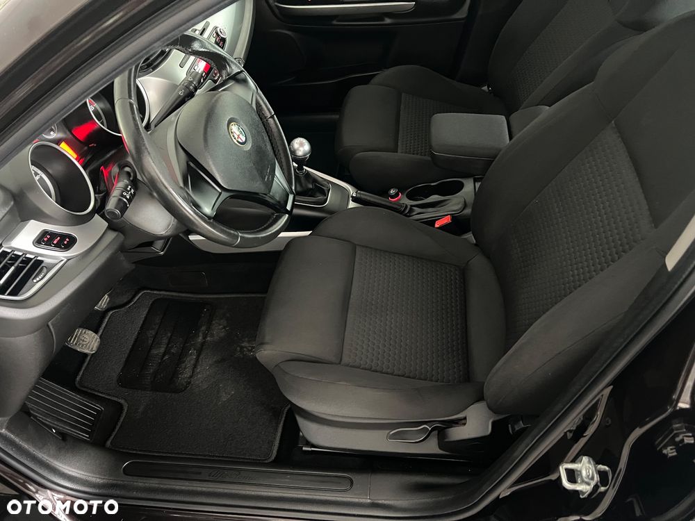 Alfa Romeo Giulietta 1.6 JTDM 16V Impression - 16