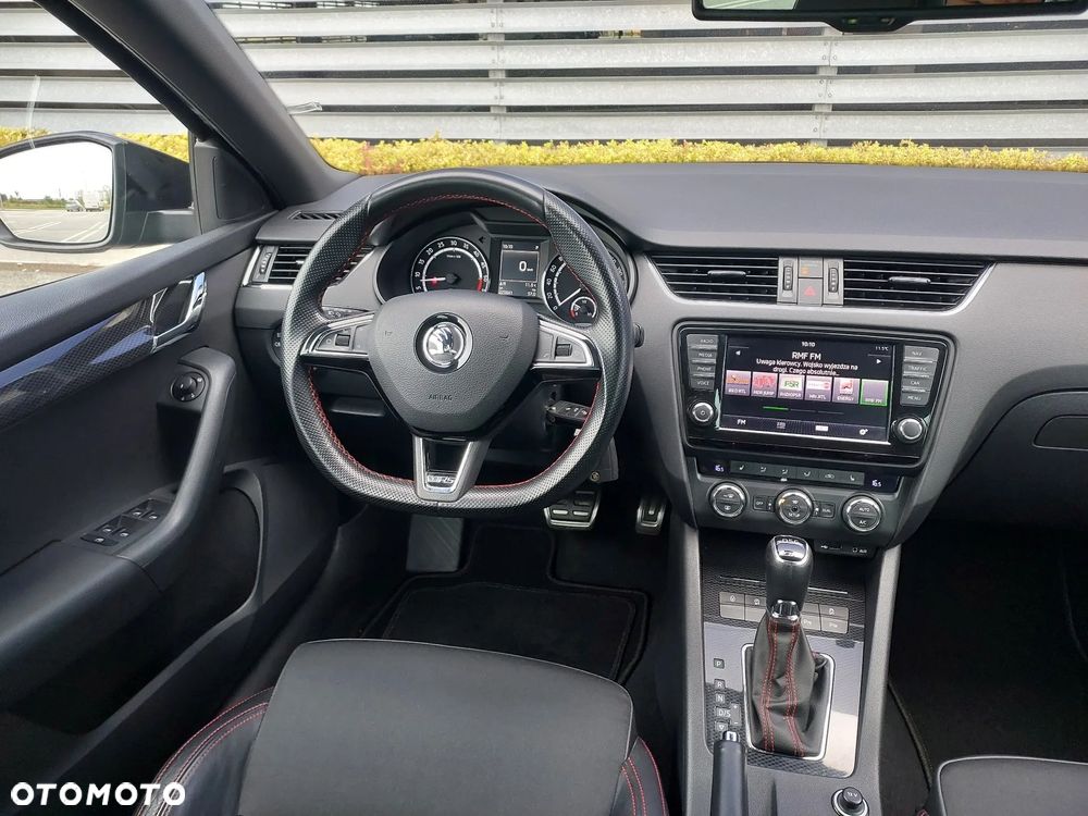 Skoda Octavia 2.0 TDI DSG RS - 29