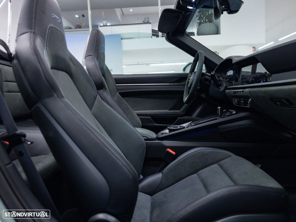 Porsche 911 (992) Carrera GTS - 40