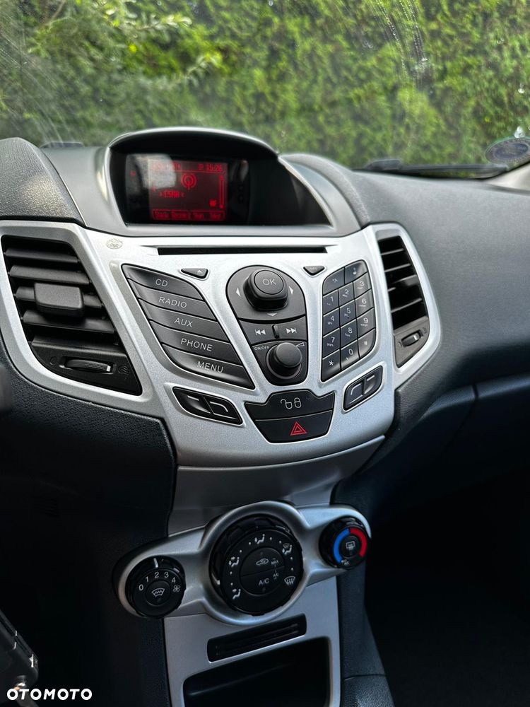 Ford Fiesta 1.25 Ambiente - 25