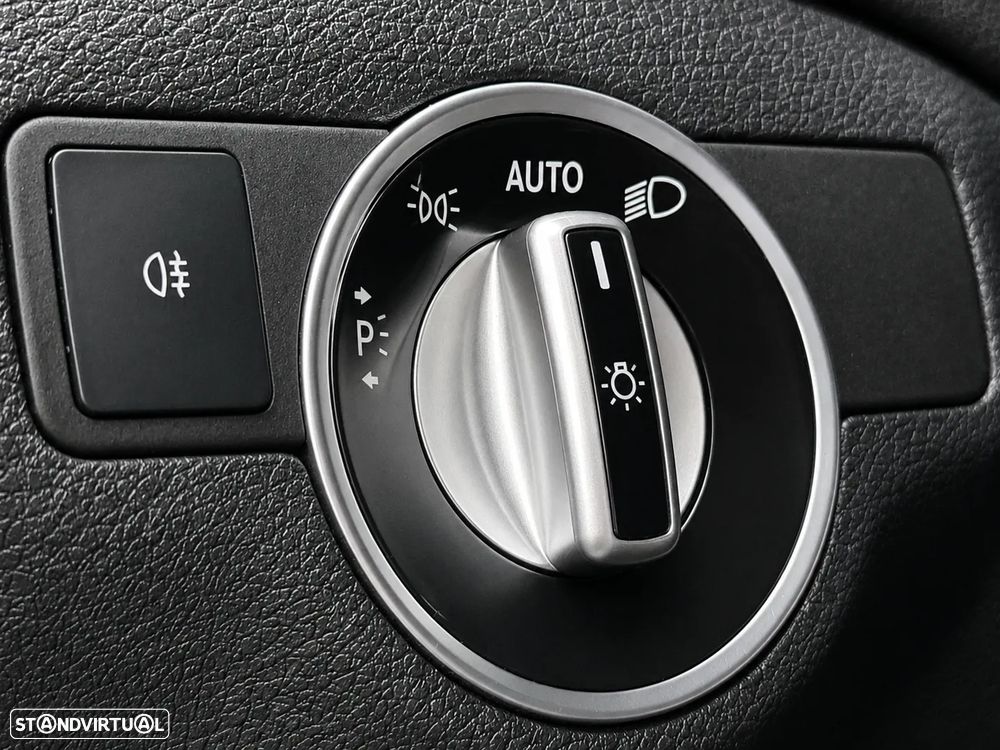 Mercedes-Benz CLA 180 d Shooting Brake Urban - 8