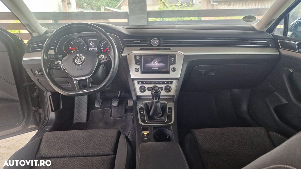 Volkswagen Passat 2.0 TDI Comfortline - 7