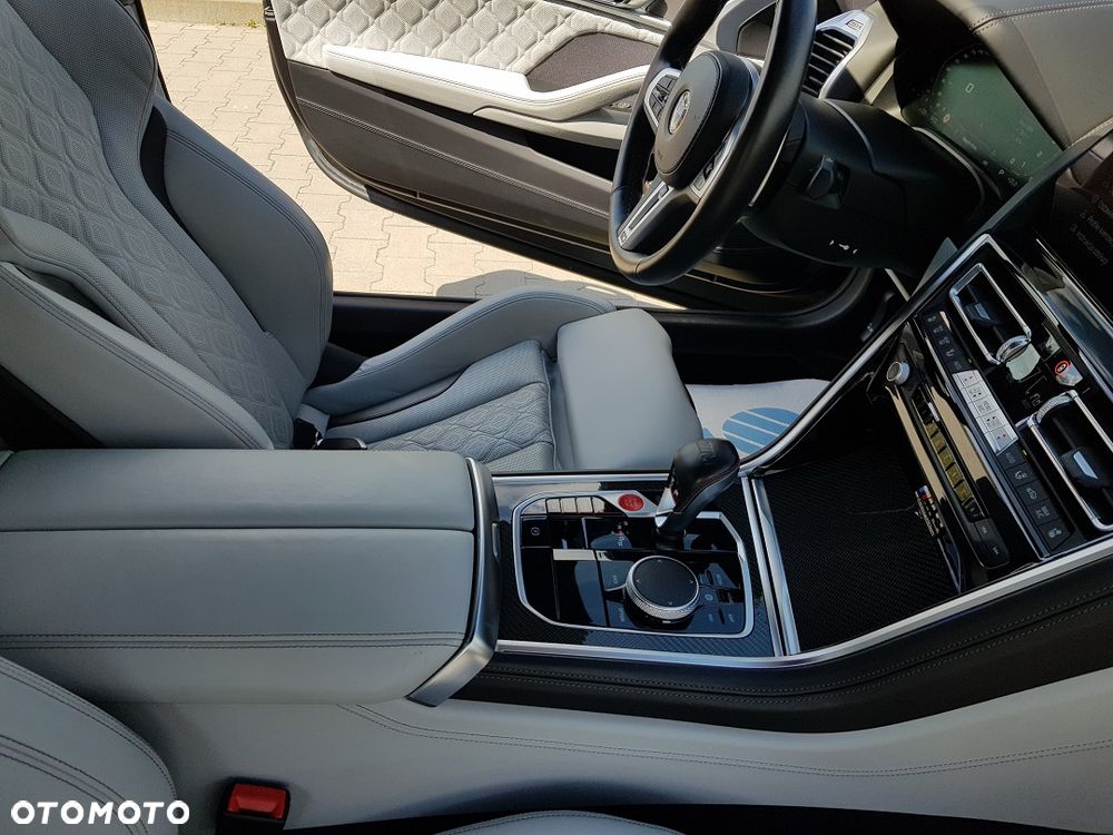 BMW M8 - 27