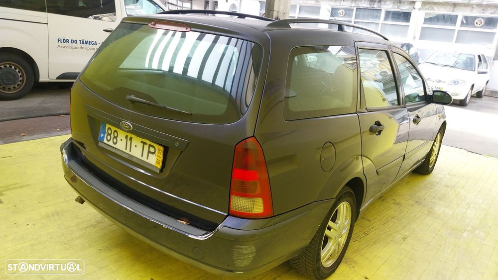 Ford Focus 1.8 TDdi Comfort - 3