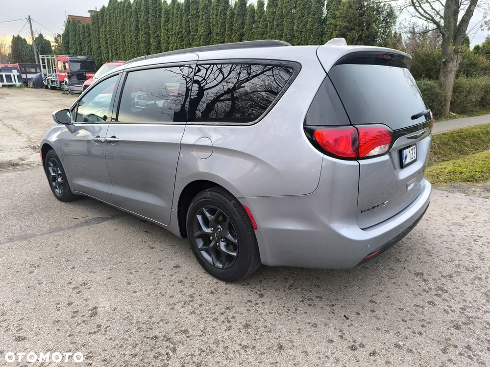 Chrysler Pacifica - 5